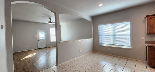 Photo - 1121 Beaverwood Ln