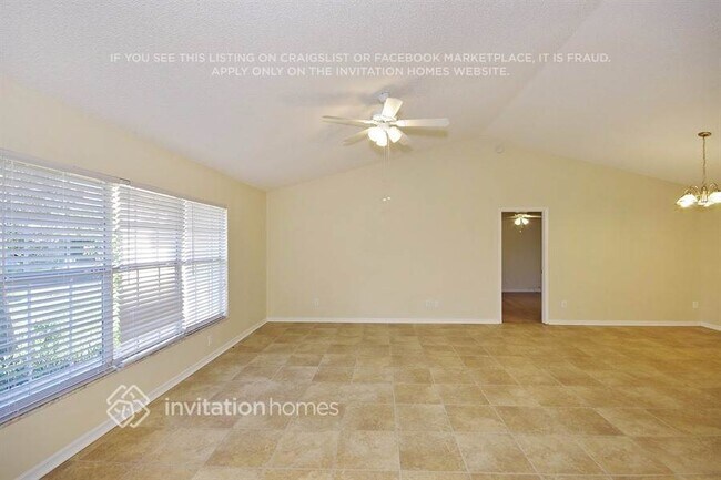 Photo - 20407 Melville St