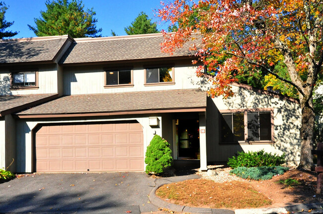 Photo - 16 Applewood Ln Unidad 16 Rental