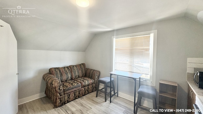Building Photo - 1088 Gregg St Unit 2B-1088 Gregg St, Ottawa,