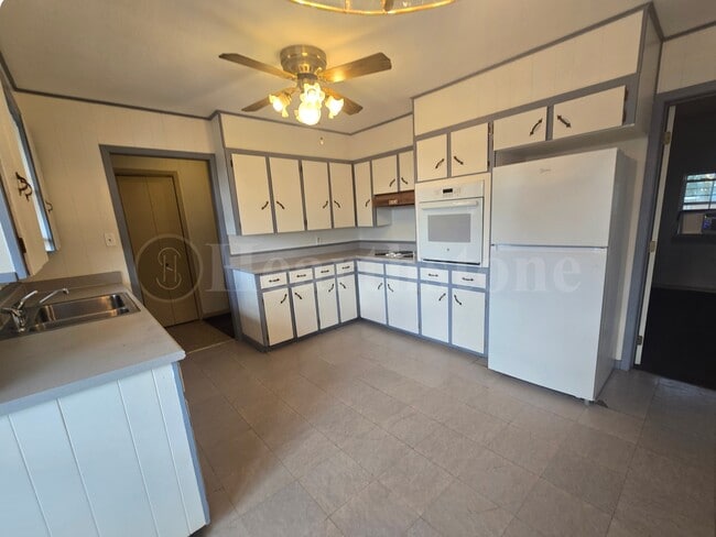 Photo - 212 N Globe Ave