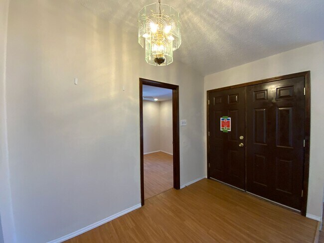 Photo - 4 Bedroom Single Story Home Near Juan Tabo Blvd SE & Central Ave SE by Four Hills!