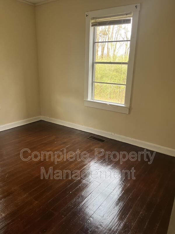 Photo - 2324 Treadwell Rd