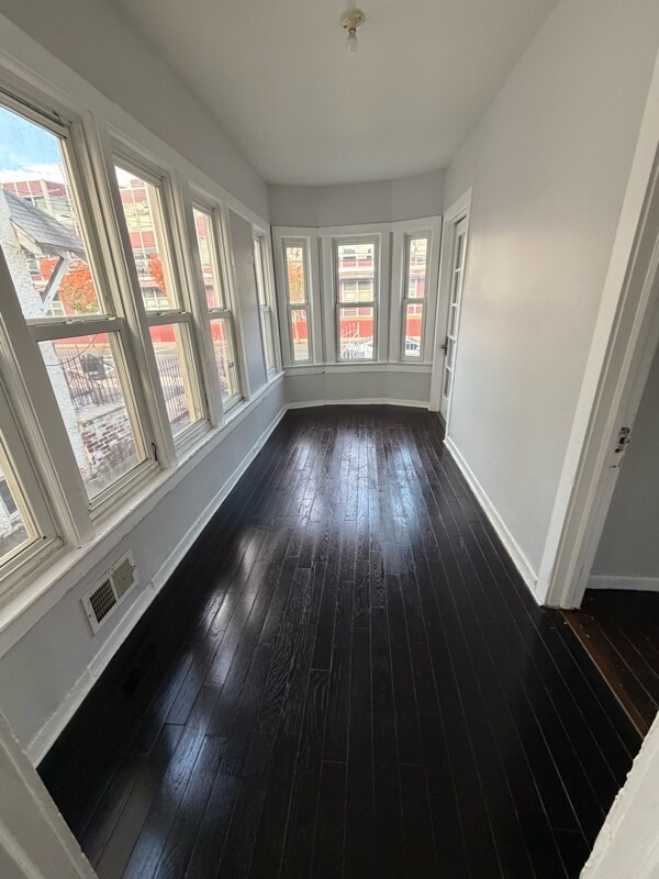 Photo - 691 Elizabeth Ave