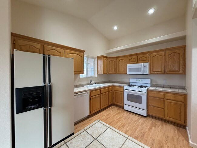 1624 Ray Ct