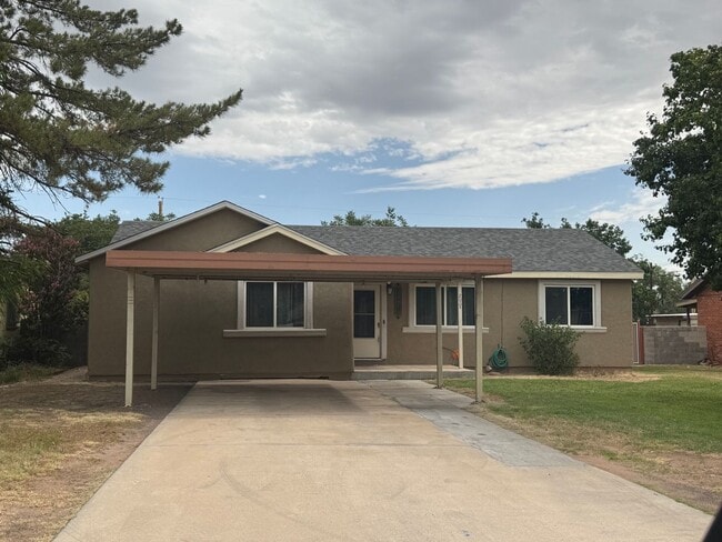 Building Photo - 200 E Permian Dr