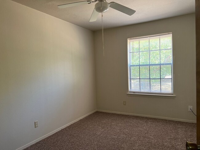 Photo - Willow Apts, 929 Brazos, Graham, TX 76450