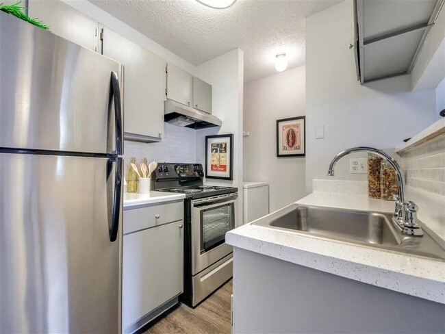 Building Photo - 7610 Cameron Rd Unit 2090 Rental