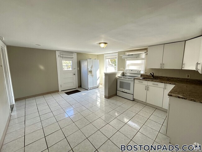 Building Photo - 44 B Jefferson St Rental