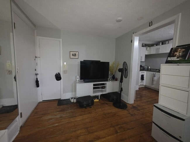 Photo - 134 Earl St Unit 3