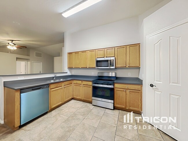 Photo - 4314 S Emery St