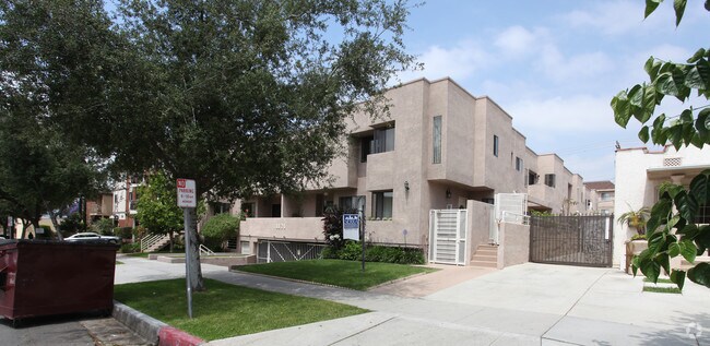 Photo - 1121 Thompson Ave