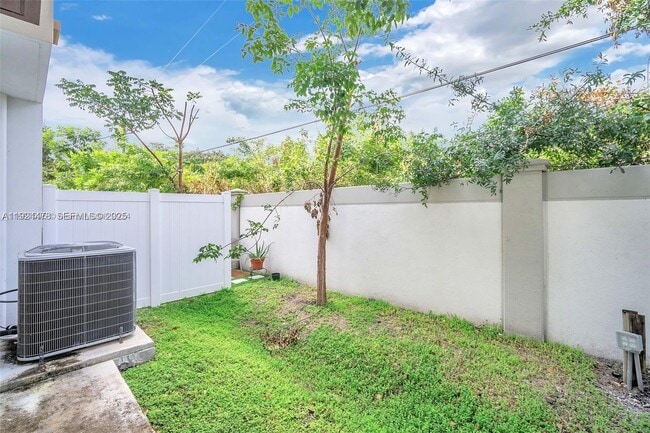 Photo - 4181 N Oak Pl