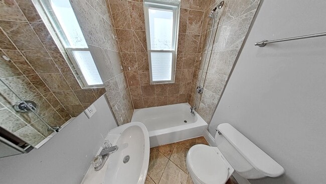 Photo - 727 Parker St