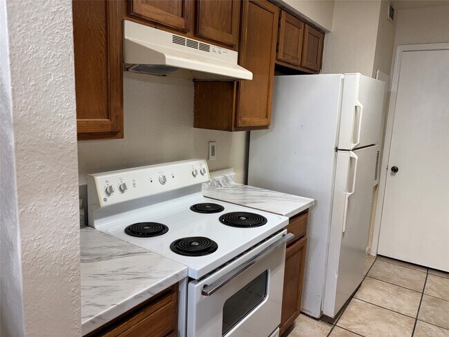 Photo - 9700 Leawood Blvd Unit 1113