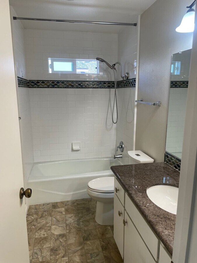 Photo - Charming two bedroom condo in downtown Mor... Unit B