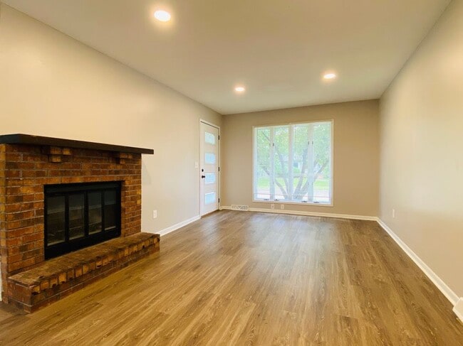 Photo - NEWLY REMODELED RANCH!! - 3 Bedroom, 1 Bath Home in Ankeny