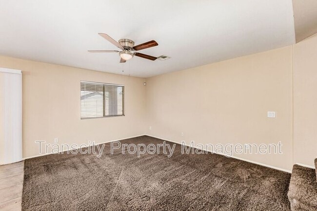Photo - 40010 W Thornberry Ln