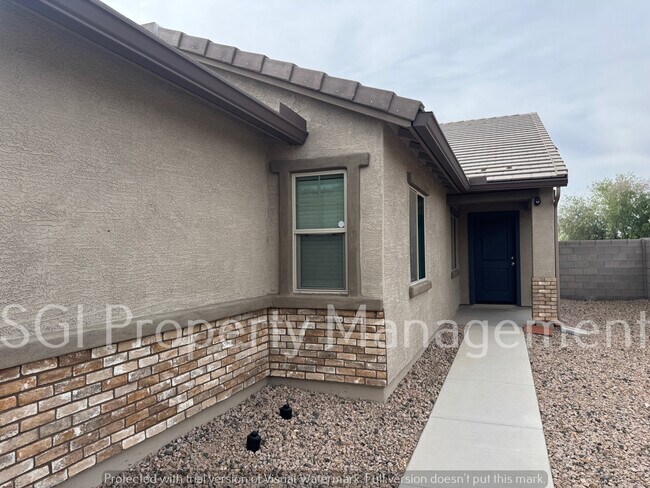 Photo - 465 W Black Hawk Pl