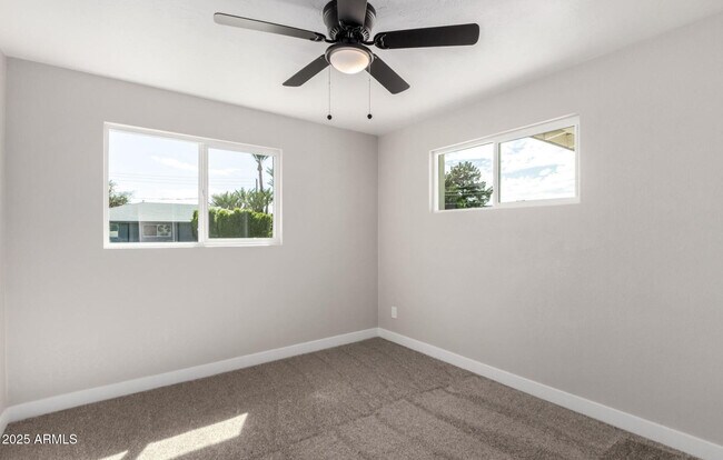 Photo - 4402 E Mitchell Dr
