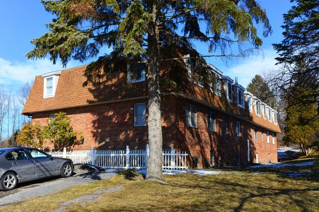 Northeast Manor - 426 Winthrop Dr Unit 8