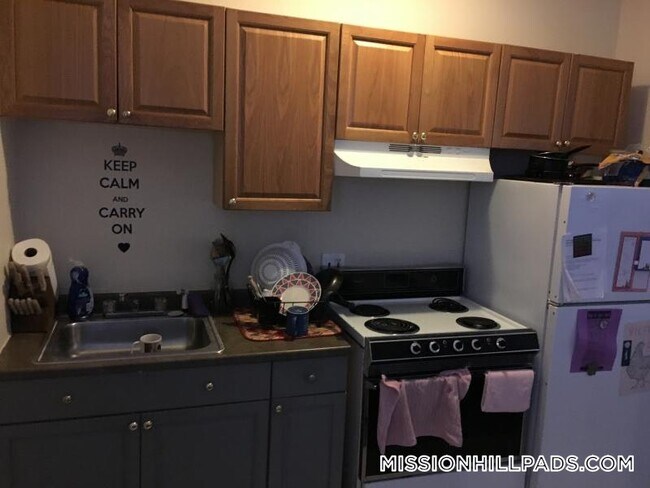 890 Huntington Ave Unit 3