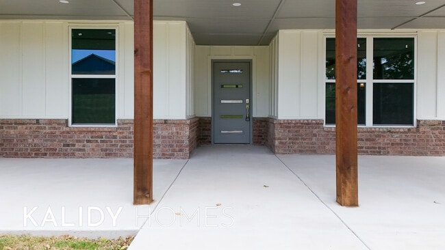 Photo - 1760 Salma Rd