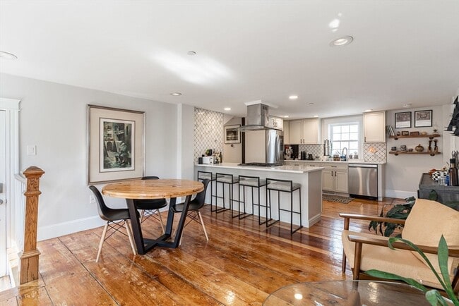 Photo - 8 Osborne St Unit 1