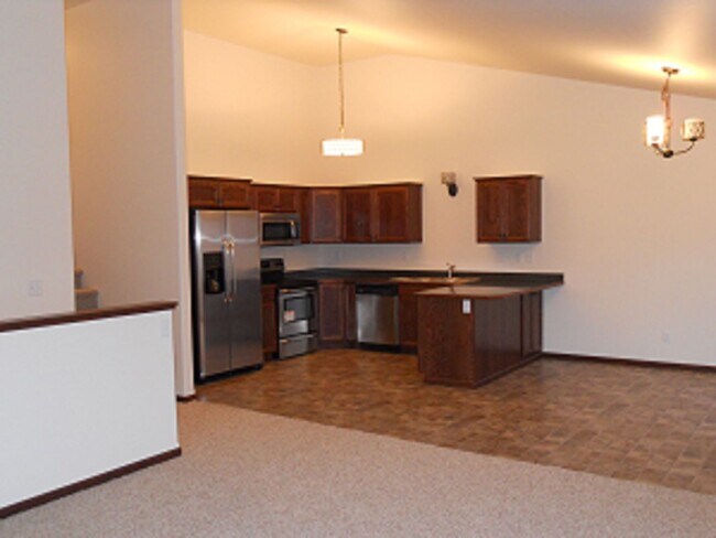 Photo - 3 Bed 3 Bath Twin Home