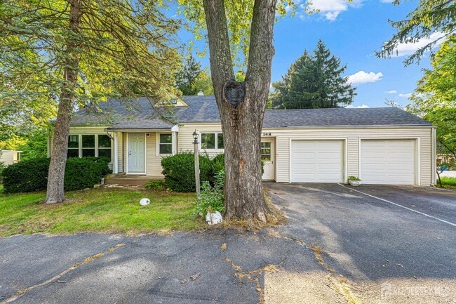 148 Helmetta Rd
