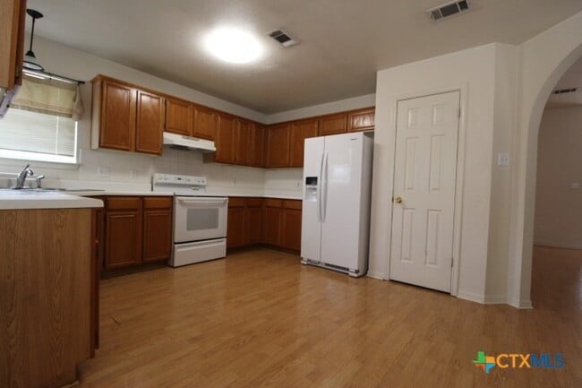 Photo - 5211 James Loop