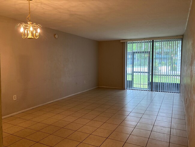 Building Photo - 609 SW 75th St Unit 102 Rental