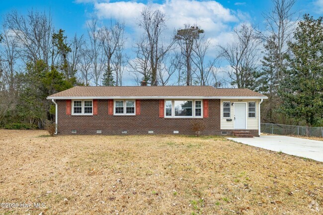 Building Photo - 519 Forest Cir Rental