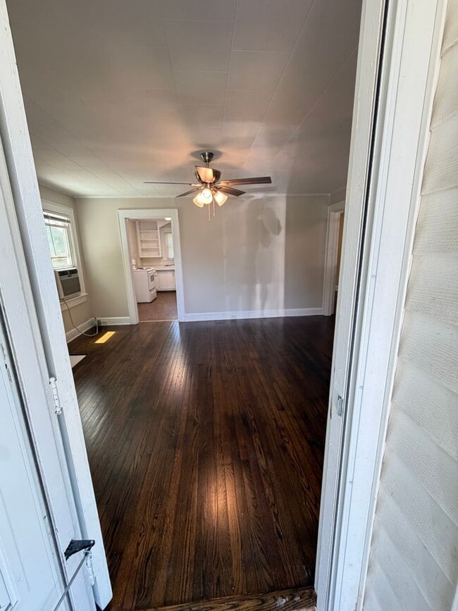 Photo - Cute Duplex 1 bed 1 bath unit, Close to Downtown Concord