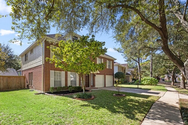 Photo - 4707 Leicester Way