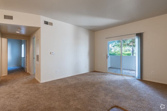 2BR, 1BA - 841SF