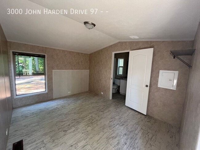 Photo - 3000 John Harden Dr