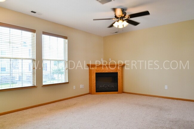 Photo - 2 Bath Town home in Urbandale with a 2-car attached garage
