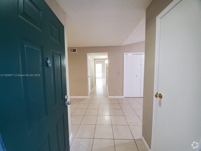 Building Photo - 833 Riverside Dr Unit 837 Rental