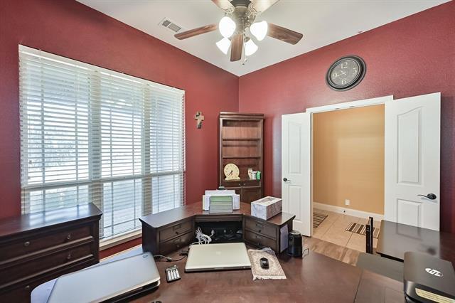 Photo - 1108 Longhorn Drive