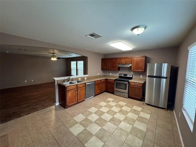 Photo - 3200 Crownover St