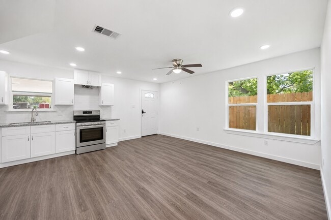 Photo - 1056 North Ln