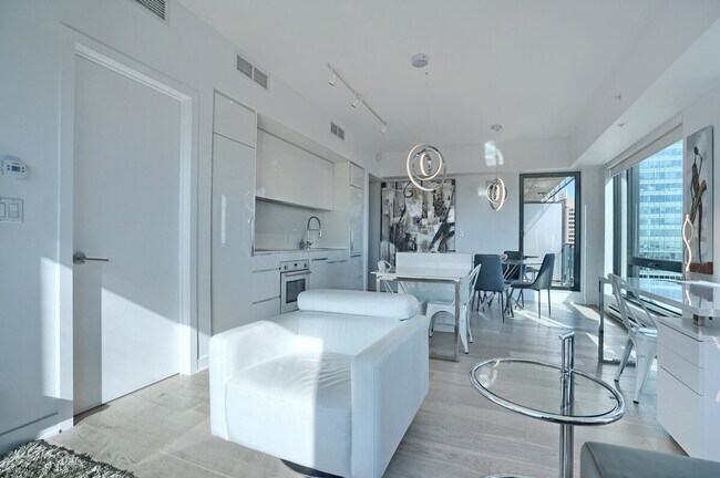 Photo - 100 Av. des Canadiens-de-Montréal Unité SI ID1300970P