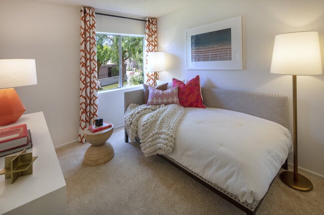 Rancho San Joaquin Apartment Homes