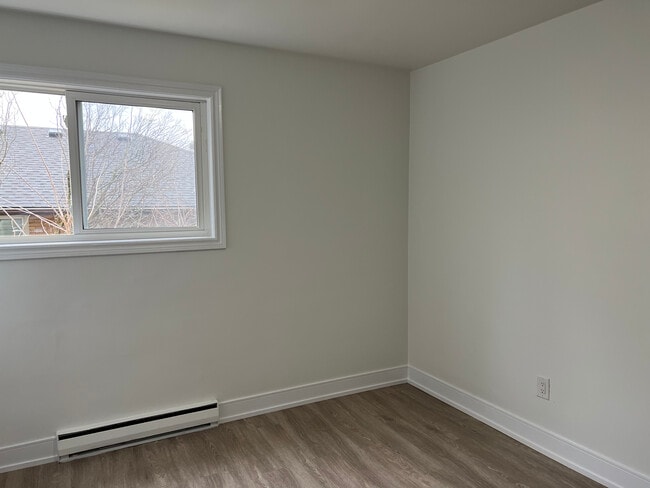 Photo - 61 Ballantyne Ave Unit 12.5