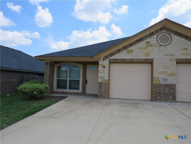 Photo - 405 Sladecek Dr Townhome