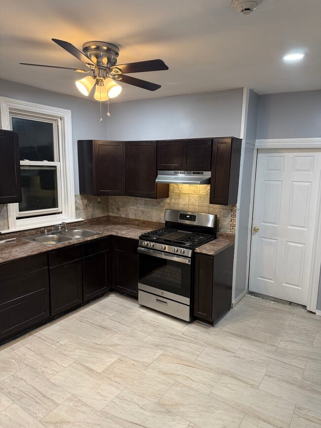 Building Photo - 304 Veazie St Unit Veazie