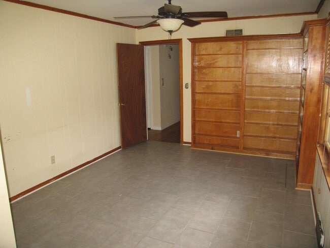 Photo - 5055 Howard Pl