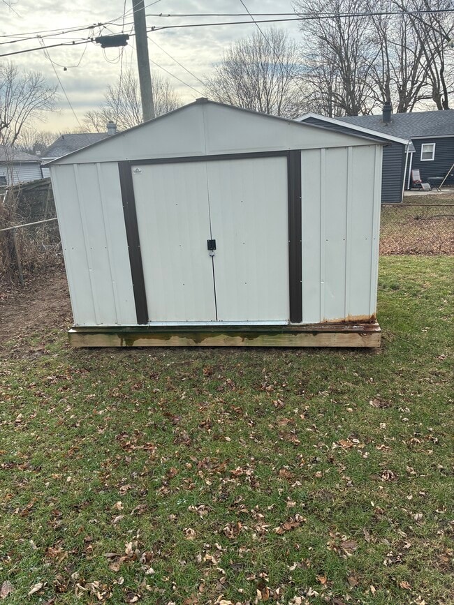 Photo - 1421 W Tate St