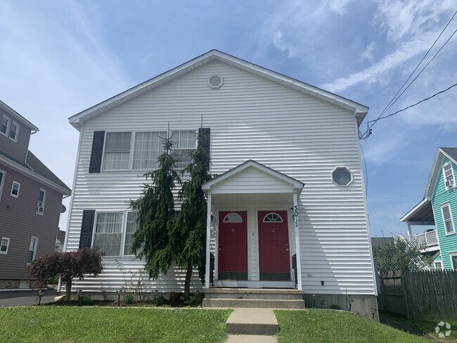 Building Photo - 30 1/2 Mallory St Unit B Rental